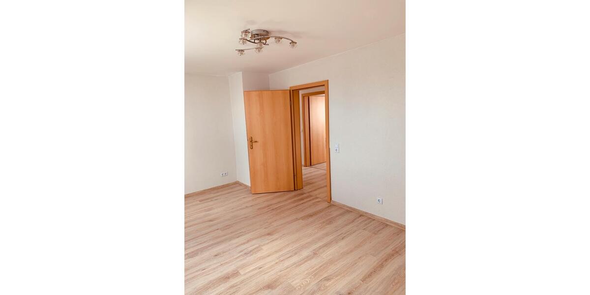 Dachgeschoßwohnung Homburg - 1 Zimmer, 67 m&sup2;, 650&euro; | Angebot:25944439