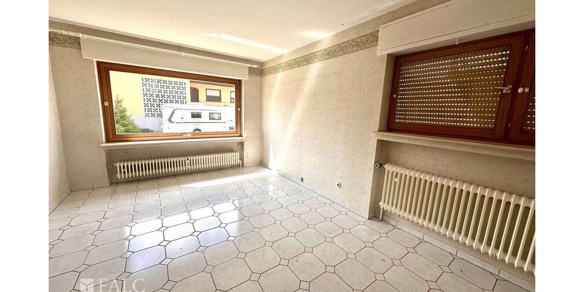 Einfamilienhaus Saarwellingen Schwarzenholz - 8 Zimmer, 190 m&sup2;, 189.000&euro; | Angebot:26730955
