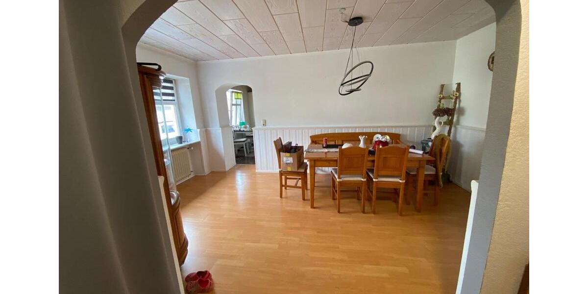 Etagenwohnung Tholey - 4 Zimmer, 150 m&sup2;, 900&euro; | Angebot:25509778