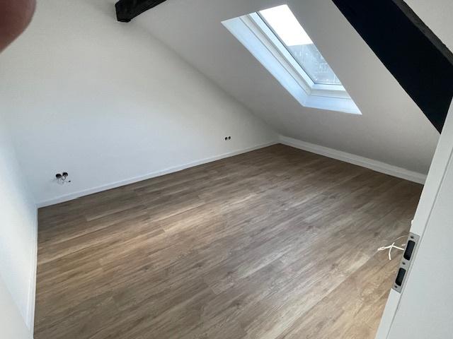 Etagenwohnung Saarbrücken Neue Bremm - 5 Zimmer, 125 m&sup2;, 1.050&euro; | Angebot:23397993