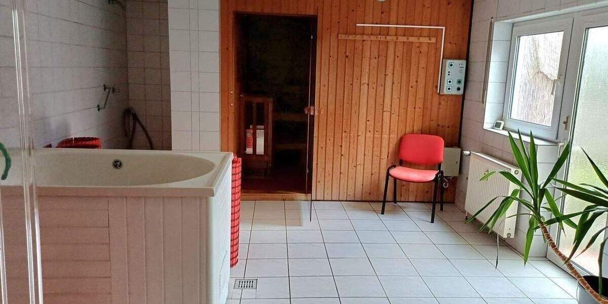 Mehrfamilienhaus, Wohnhaus Sankt Ingbert Rohrbach - 9 Zimmer, 280 m&sup2;, 269.000&euro; | Angebot:25734949