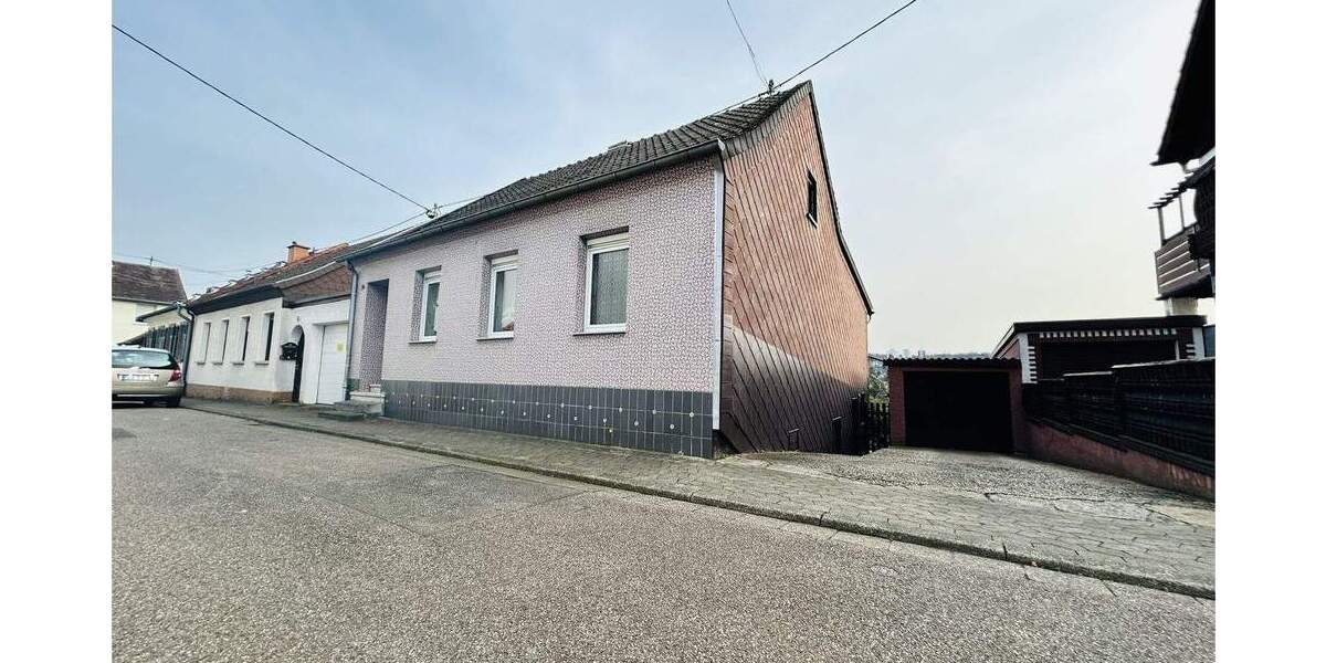 Einfamilienhaus Saarbrücken Dudweiler - 6 Zimmer, 115 m&sup2;, 125.000&euro; | Angebot:25801874