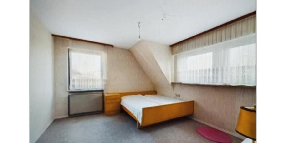 Einfamilienhaus Illingen - 8 Zimmer, 220 m&sup2;, 358.000&euro; | Angebot:26476640