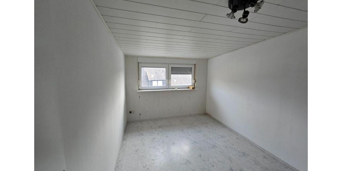 Etagenwohnung Saarbrücken Brebach-Fechingen - 5 Zimmer, 155 m&sup2;, 235.000&euro; | Angebot:24382014