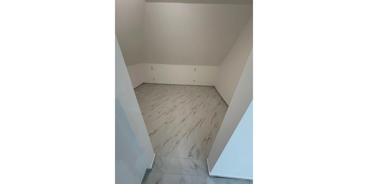 Dachgeschoßwohnung Dillingen (Saar) - 3 Zimmer, 73 m&sup2;, 700&euro; | Angebot:26700923
