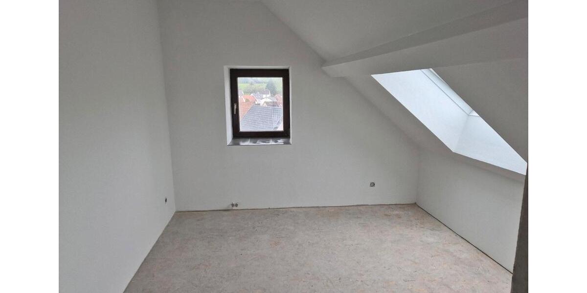 Doppelhaushälfte Illingen - 7 Zimmer, 260 m&sup2;, 320.000&euro; | Angebot:24786582