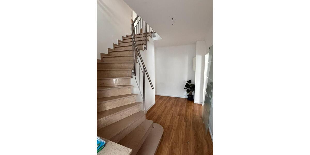 Einfamilienhaus Saarlouis - 7 Zimmer, 172 m&sup2;, 450.000&euro; | Angebot:25391817