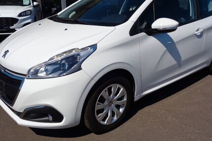 Peugeot 208 18.000 km 8.999 &euro; Lebach 66822