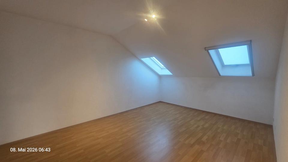 Dachgeschoßwohnung Quierschied - 3 Zimmer, 125 m&sup2;, 1.100&euro; | Angebot:26492983