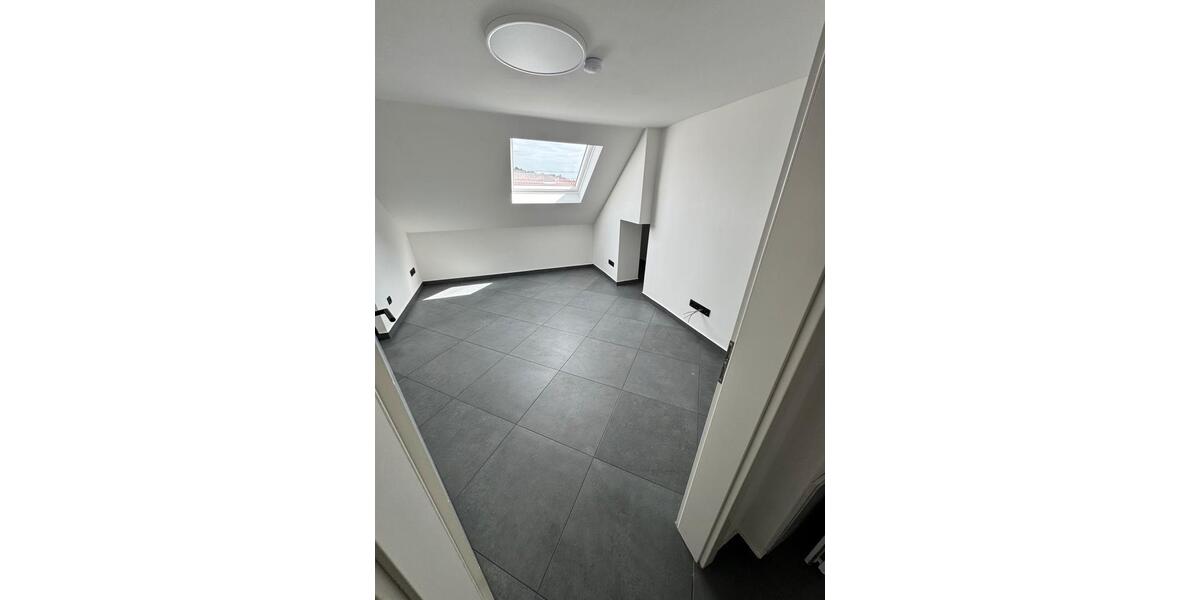 Dachgeschoßwohnung Ottweiler - 3 Zimmer, 80 m&sup2;, 750&euro; | Angebot:26686733