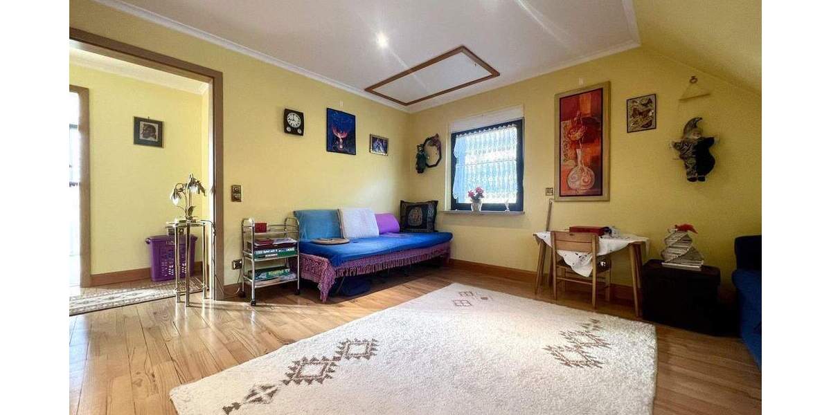 Einfamilienhaus Neunkirchen Innenstadt - 6 Zimmer, 210 m&sup2;, 395.000&euro; | Angebot:25755189