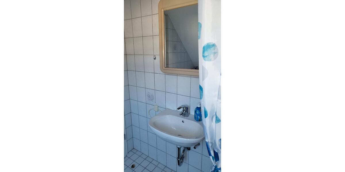 Dachgeschoßwohnung Sankt Ingbert - 1 Zimmer, 27 m&sup2;, 320&euro; | Angebot:26705235