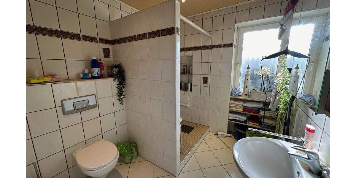 Mehrfamilienhaus, Wohnhaus Völklingen Geislautern - 8 Zimmer, 214 m&sup2;, 199.000&euro; | Angebot:25746396