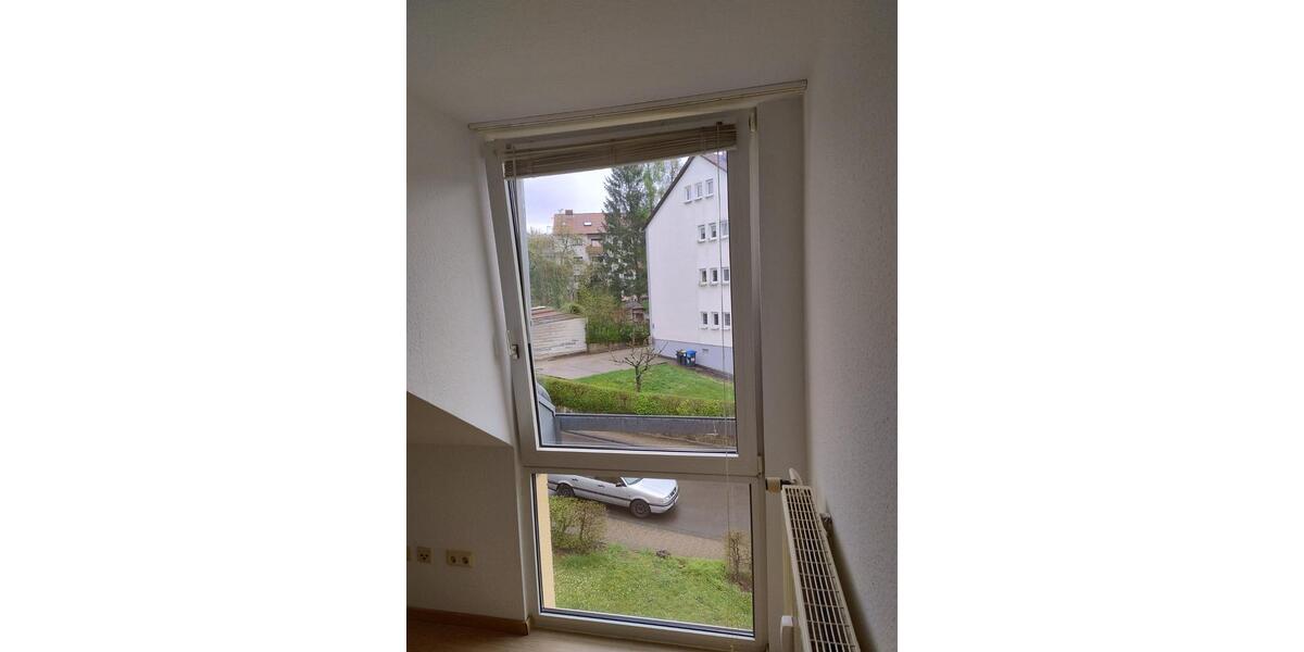 Dachgeschoßwohnung Saarbrücken Kieselhumes - 1 Zimmer, 22 m&sup2;, 484&euro; | Angebot:24651020