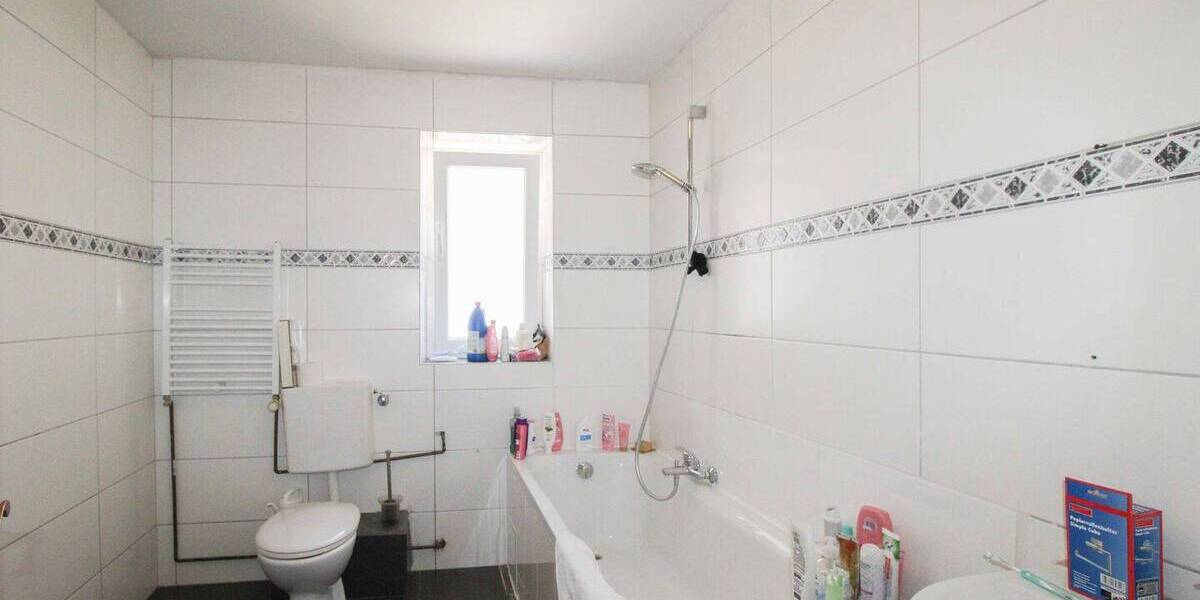 Einfamilienhaus Saarbrücken Burbach - 7 Zimmer, 148 m&sup2;, 230.000&euro; | Angebot:26723642