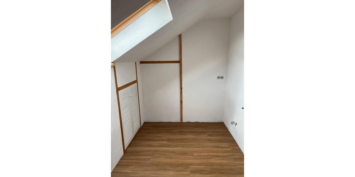 Dachgeschoßwohnung Neunkirchen - 2 Zimmer, 65 m&sup2;, 490&euro; | Angebot:25921066