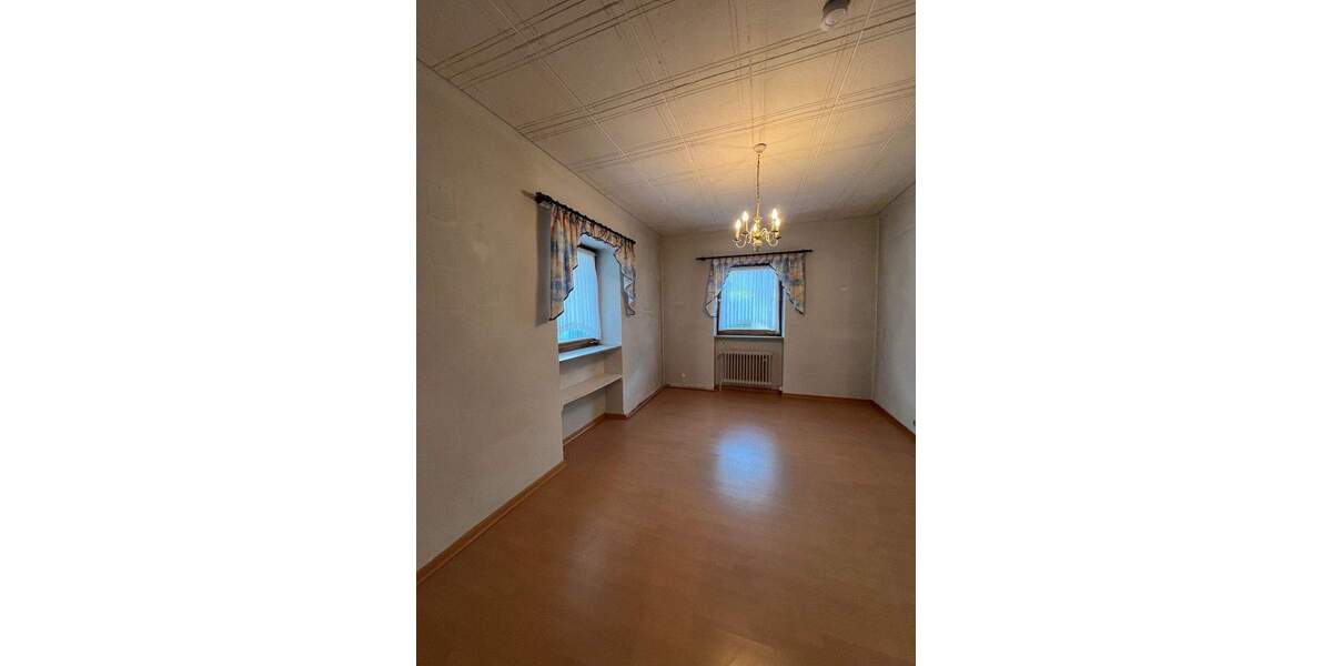 Einfamilienhaus Lebach - 6 Zimmer, 148 m&sup2;, 159.000&euro; | Angebot:25663147