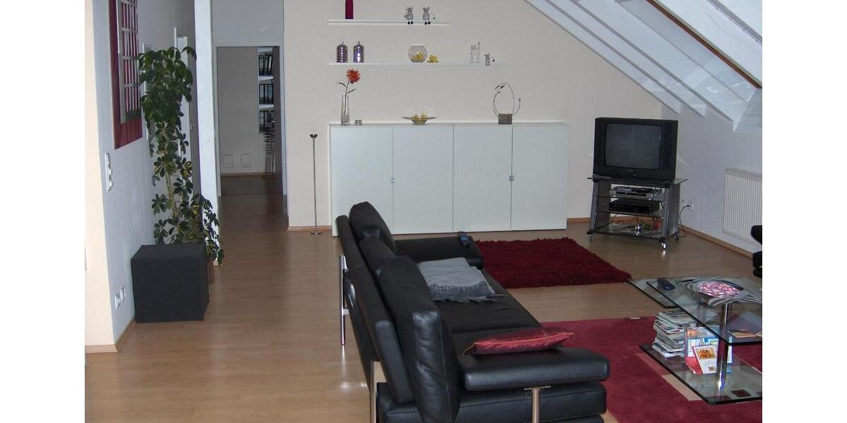 Dachgeschoßwohnung Mandelbachtal - 3 Zimmer, 120 m&sup2;, 990&euro; | Angebot:25614158