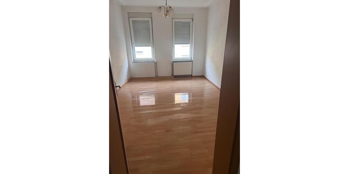 Etagenwohnung Neunkirchen - 3 Zimmer, 85 m&sup2;, 865&euro; | Angebot:24838424