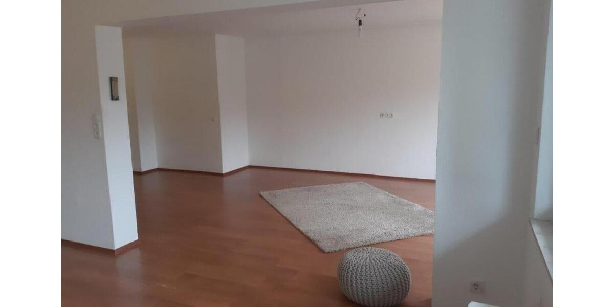 Etagenwohnung Saarlouis - 5 Zimmer, 110 m&sup2;, 1.050&euro; | Angebot:24127061