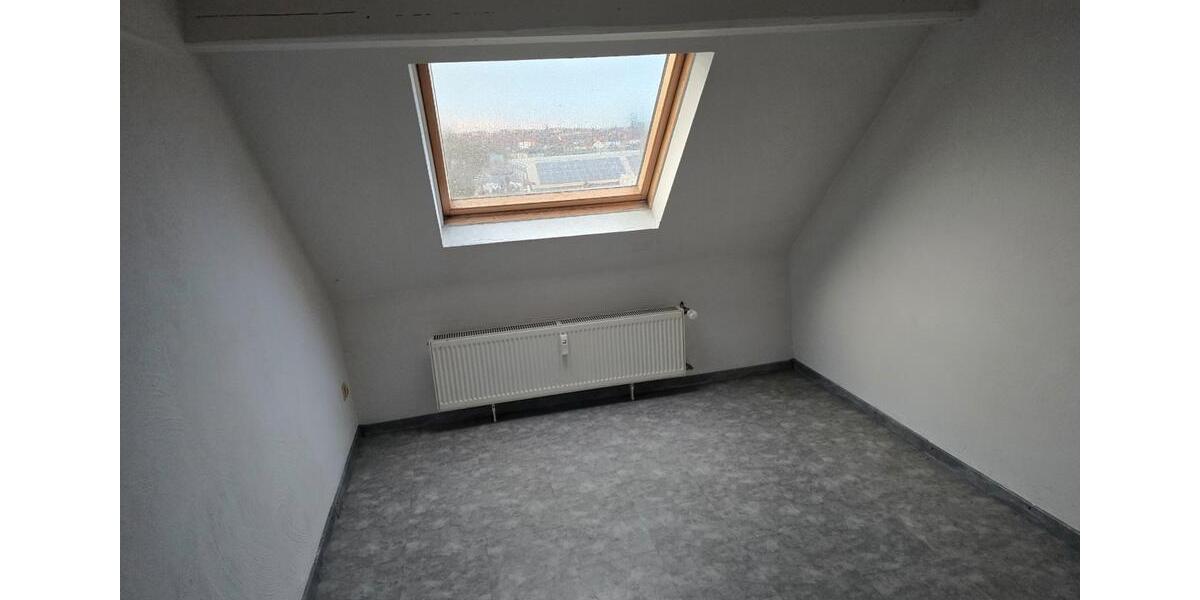 Dachgeschoßwohnung Saarbrücken Neue Bremm - 3 Zimmer, 92 m&sup2;, 900&euro; | Angebot:26125475
