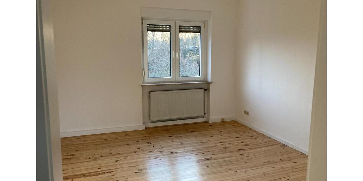 Etagenwohnung Neunkirchen Heinitz - 3.5 Zimmer, 69 m&sup2;, 580&euro; | Angebot:25417805