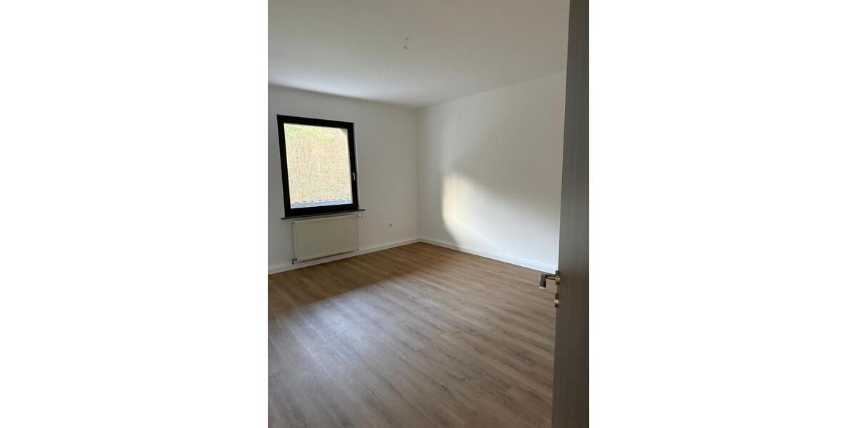 Etagenwohnung Großrosseln - 4 Zimmer, 101 m&sup2;, 980&euro; | Angebot:25757323