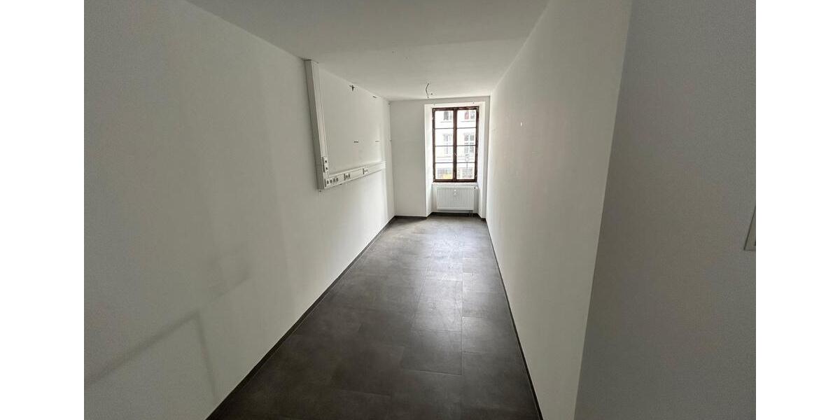 Etagenwohnung Saarbrücken - 5 Zimmer, 70 m&sup2;, 1.900&euro; | Angebot:23838445