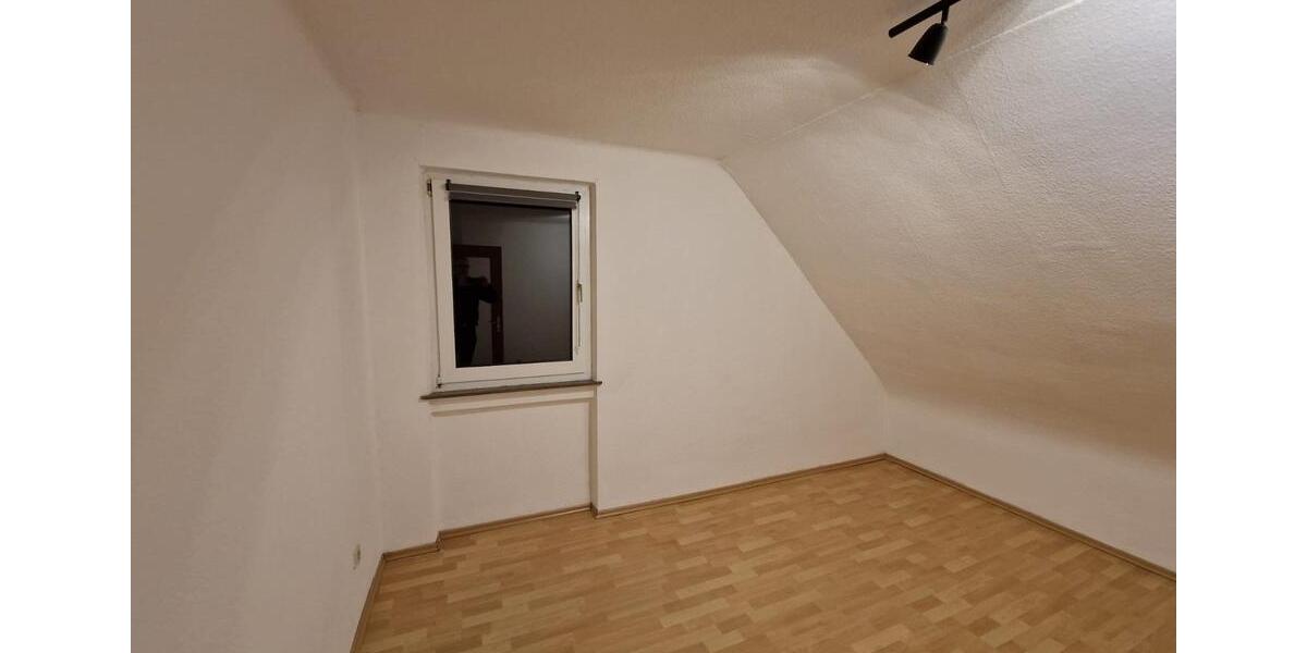 Dachgeschoßwohnung Blieskastel - 2 Zimmer, 46 m&sup2;, 330&euro; | Angebot:25646998