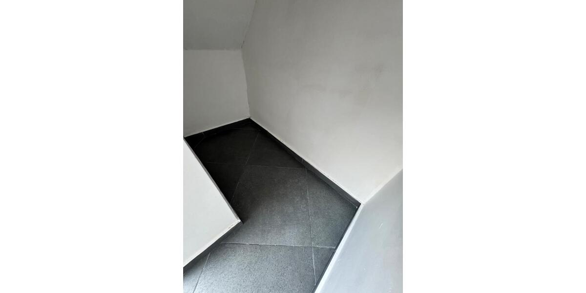 Dachgeschoßwohnung Ottweiler - 3 Zimmer, 80 m&sup2;, 750&euro; | Angebot:26686733
