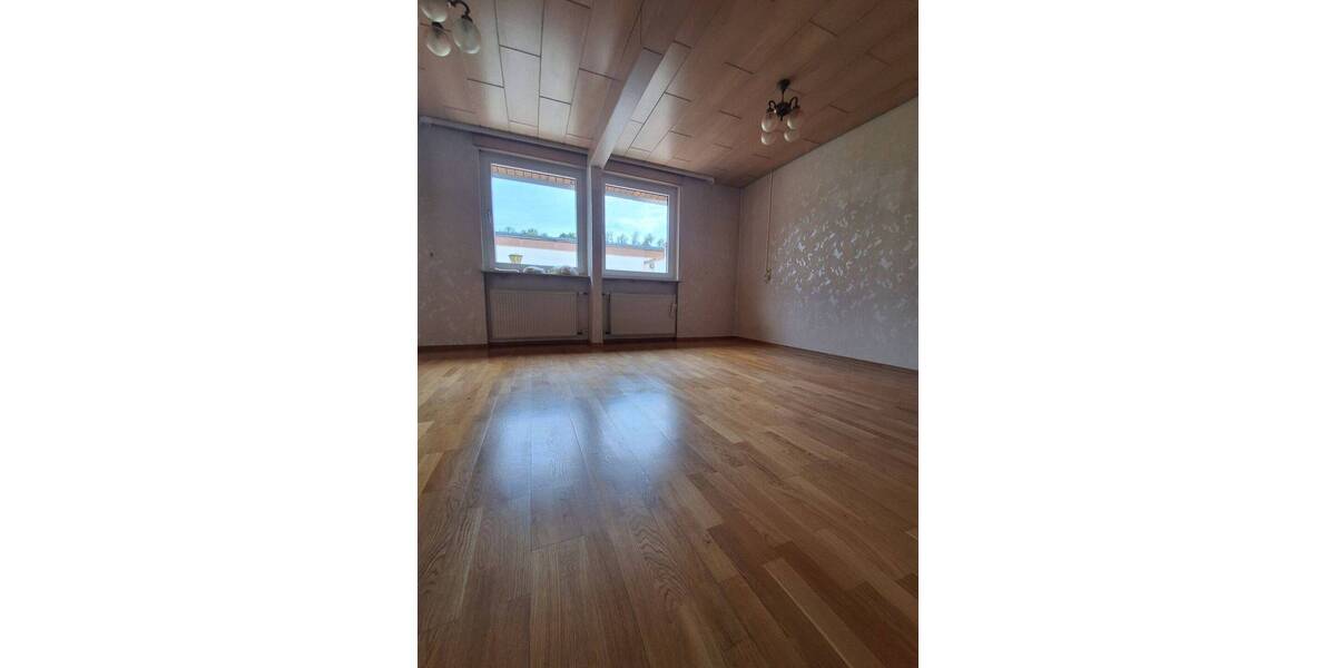 Bungalow Saarbrücken Klarenthal - 4 Zimmer, 130 m&sup2;, 1.100&euro; | Angebot:25666358