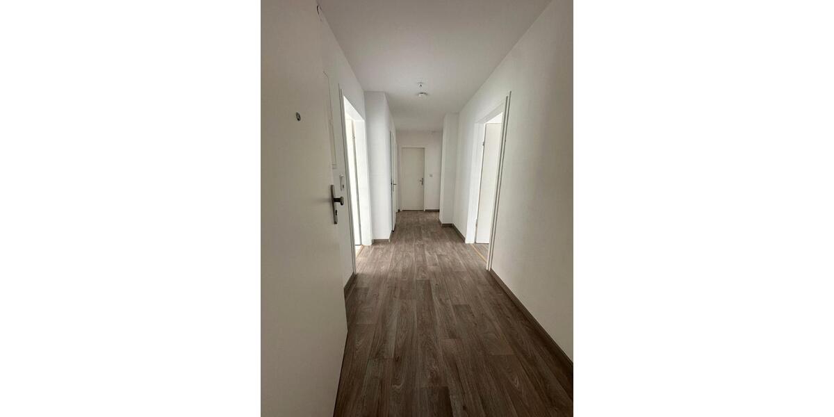 Etagenwohnung Saarbrücken Neue Bremm - 3 Zimmer, 75 m&sup2;, 600&euro; | Angebot:26662954