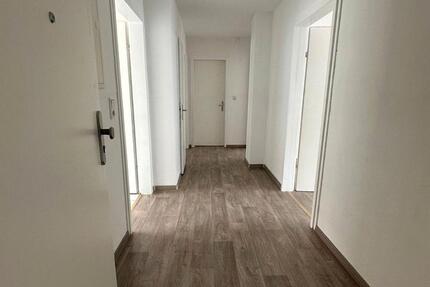 Wohnung Saarbrücken Neue Bremm - 3 Zimmer, 75 m&sup2;, 600&euro; | Angebot:26662954