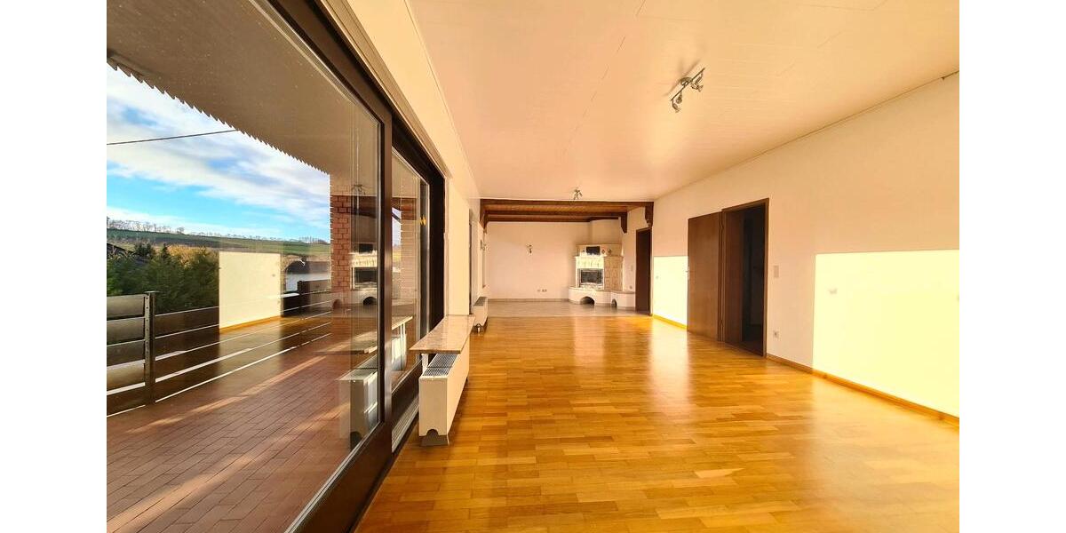 Maisonettenwohnung Lebach - 6 Zimmer, 205 m&sup2;, 1.250&euro; | Angebot:26699852