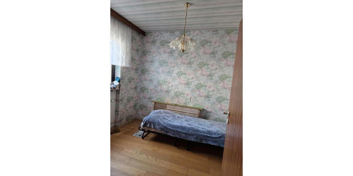 Etagenwohnung Saarbrücken Neue Bremm - 3 Zimmer, 90 m&sup2;, 200.000&euro; | Angebot:26272841