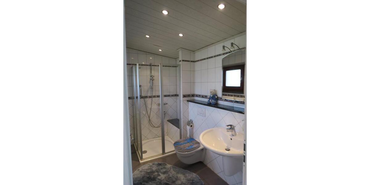 Erdgeschoßwohnung Schwalbach - 3 Zimmer, 113 m&sup2;, 900&euro; | Angebot:25932875