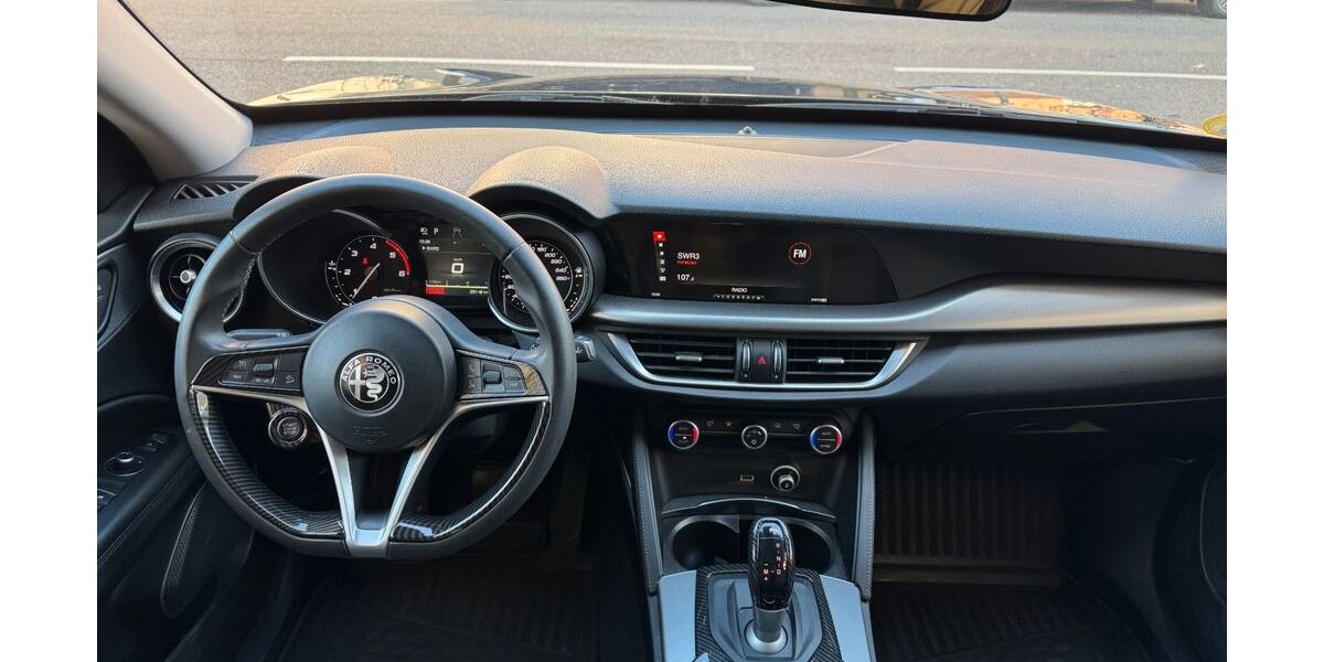 Alfa Romeo Stelvio 130.500 km 16.000 &euro; Völklingen 66333