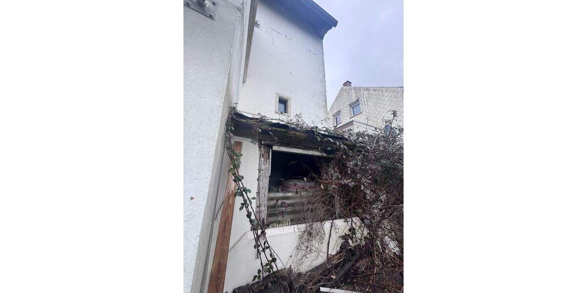 Einfamilienhaus Blieskastel - 6 Zimmer, 97 m&sup2;, 55.000&euro; | Angebot:25705118