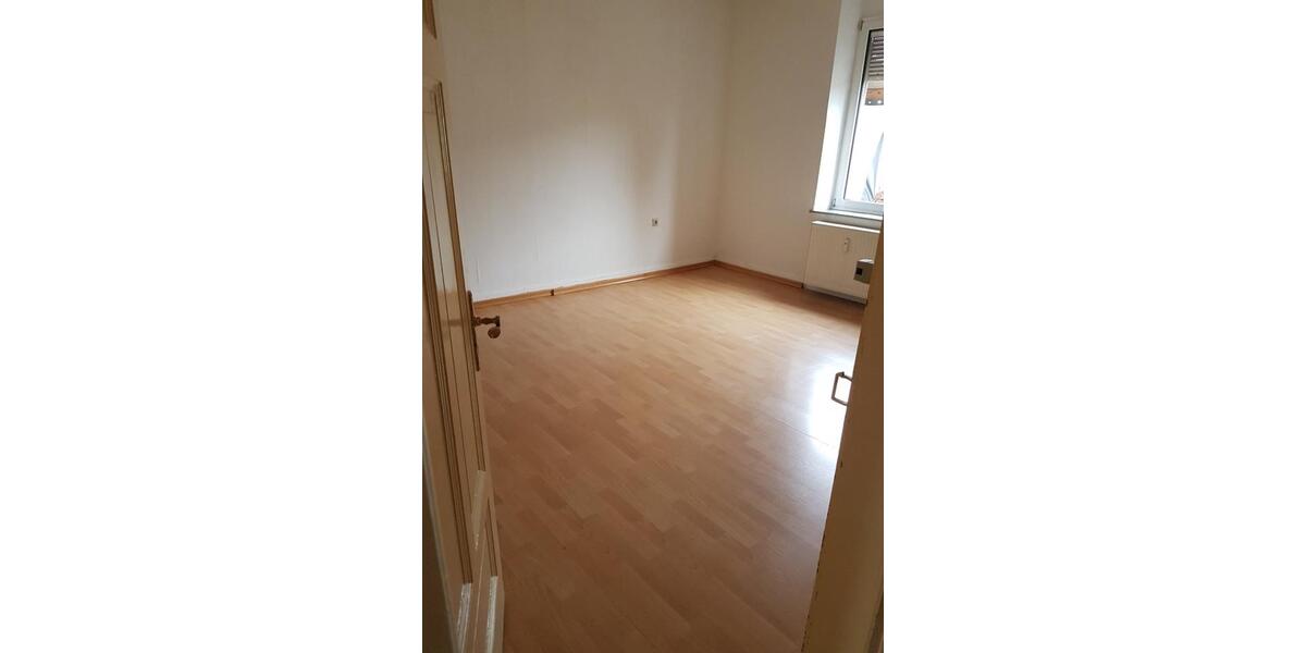 Etagenwohnung Saarbrücken West - 5 Zimmer, 100 m&sup2;, 950&euro; | Angebot:25923726