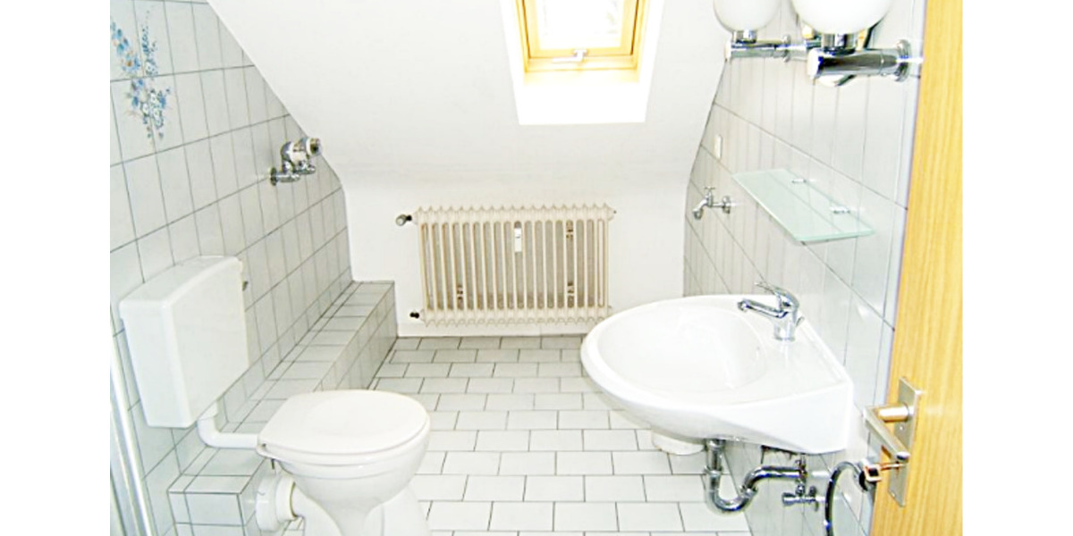 Dachgeschoßwohnung Riegelsberg - 3 Zimmer, 100 m&sup2;, 750&euro; | Angebot:25883822