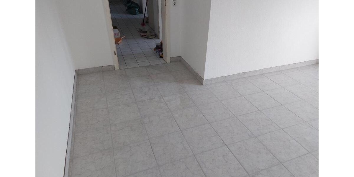 Etagenwohnung Saarbrücken West - 3 Zimmer, 83 m&sup2;, 199.000&euro; | Angebot:24635661