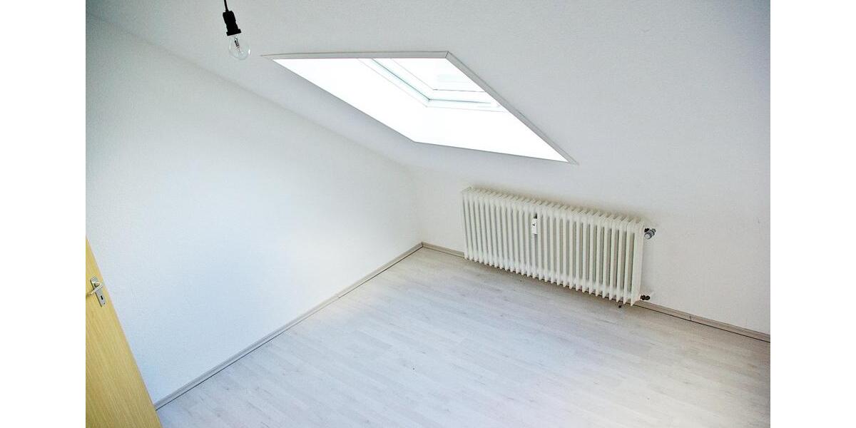 Dachgeschoßwohnung Riegelsberg - 3 Zimmer, 100 m&sup2;, 750&euro; | Angebot:25883822