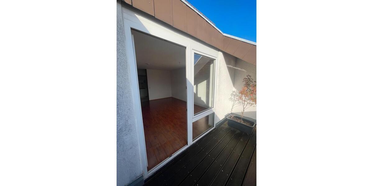 Dachgeschoßwohnung Homburg - 3 Zimmer, 63 m&sup2;, 1.100&euro; | Angebot:25968190