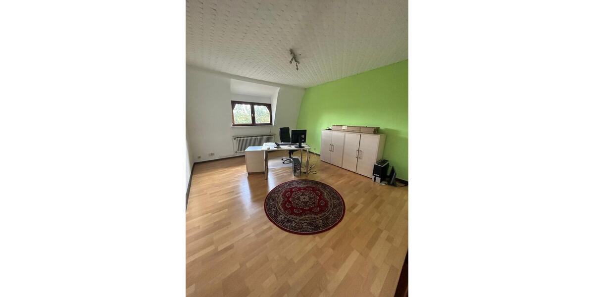 Einfamilienhaus Völklingen - 10 Zimmer, 214 m&sup2;, 325.000&euro; | Angebot:25373988