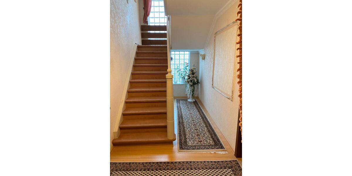 Etagenwohnung Heusweiler - 4 Zimmer, 160 m&sup2;, 1.200&euro; | Angebot:26049460