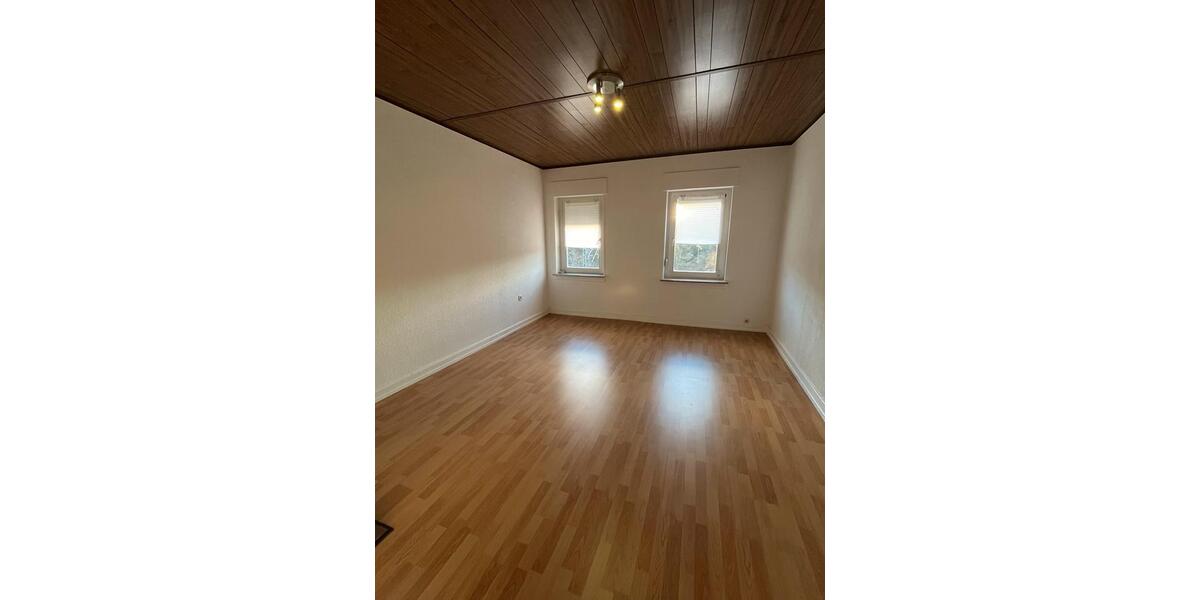 Etagenwohnung Saarbrücken Eschberg - 3 Zimmer, 75 m&sup2;, 680&euro; | Angebot:25614160