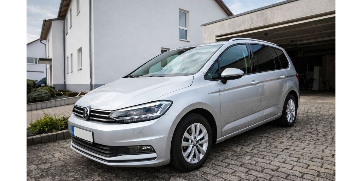 VW Touran 122.600 km 16.300 &euro; Völklingen 66333