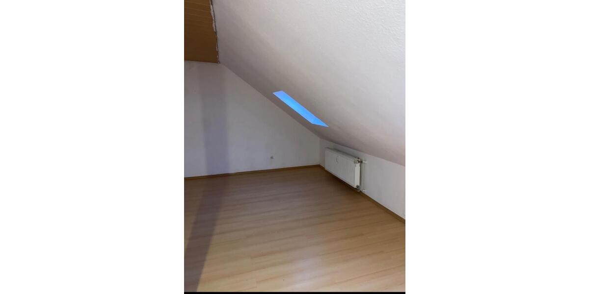 Dachgeschoßwohnung Quierschied - 1 Zimmer, 120 m&sup2;, 480&euro; | Angebot:25795235
