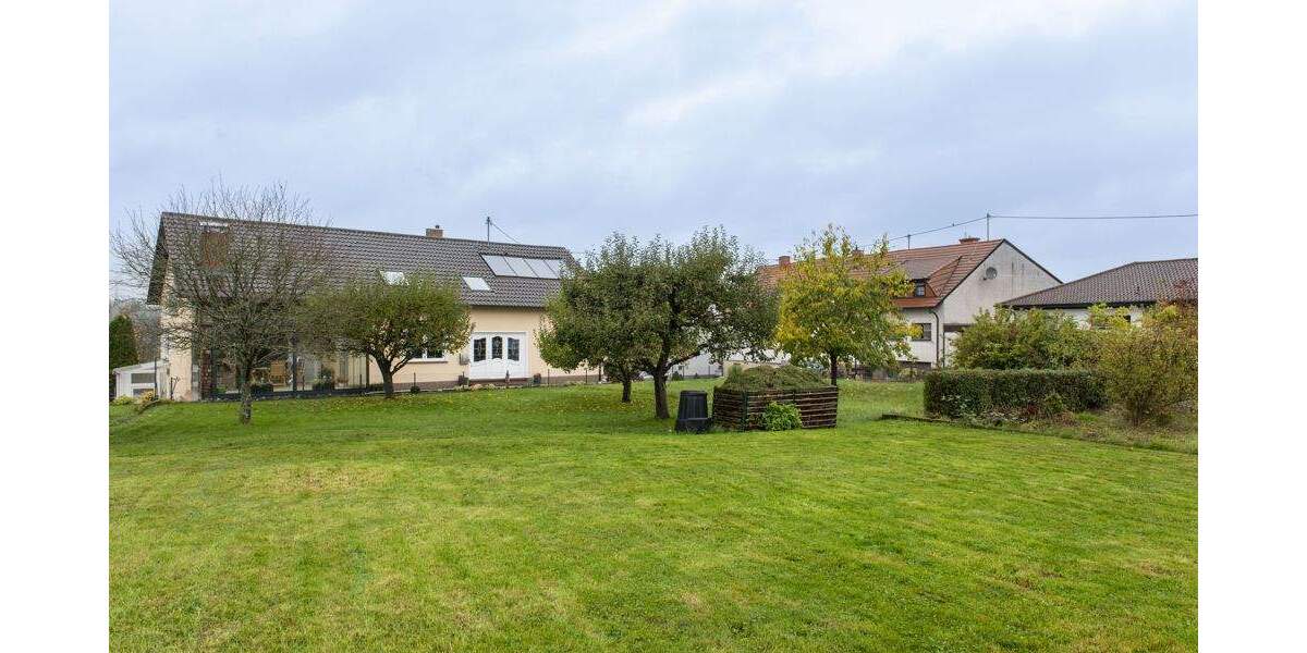 Mehrfamilienhaus, Wohnhaus Illingen / Uchtelfangen Uchtelfangen - 4 Zimmer, 118 m&sup2;, 210.000&euro; | Angebot:25799965