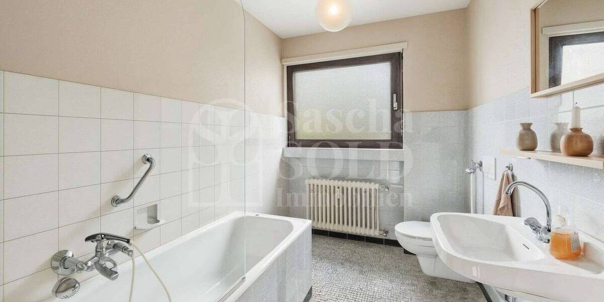 Helle und gut geschnittene 4-ZKB-Wohnung in St. Ingbert mit Balkon, Garage & großem Kellerraum - Etagenwohnung Sankt Ingbert Hassel | Angebot:26018615